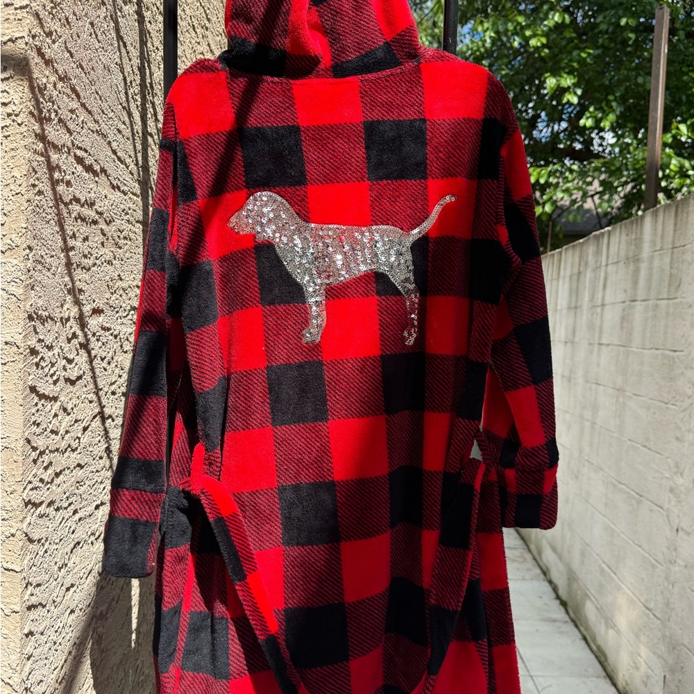 PINK Victoria's Secret Red and Black Plaid Robe